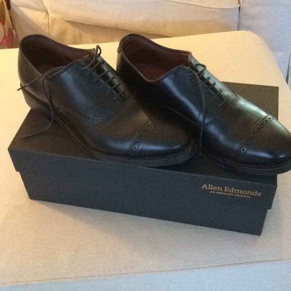 Allen Edmonds Fifth Avenue Cap-toe Oxford shoes - Picture 2 of 6
